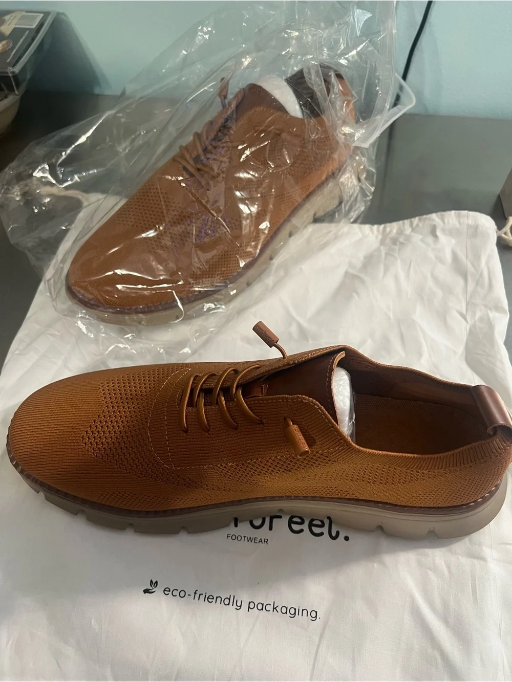 New with Tags Men's l Knit “ComfoFeet” Brown Casual Sneakers
